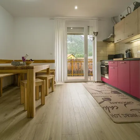 Pr' Jakapc' 3* Mojstrana