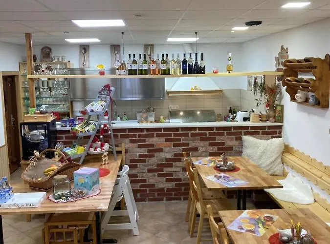 מלון דירות Pr' Jakapc' 3*