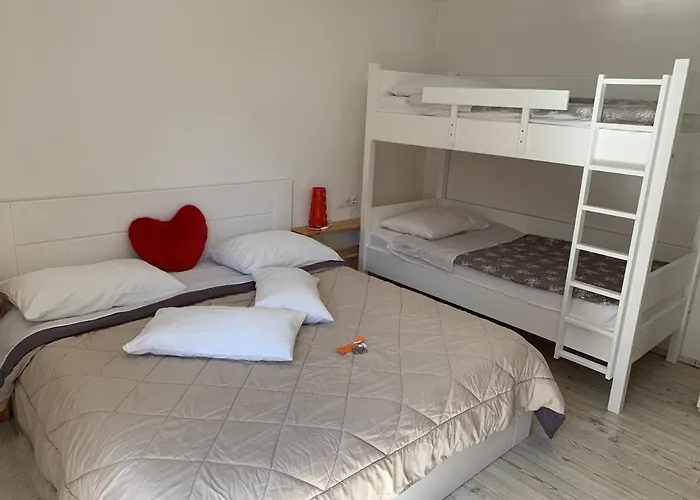 Pr' Jakapc' شقة فندقية 3*